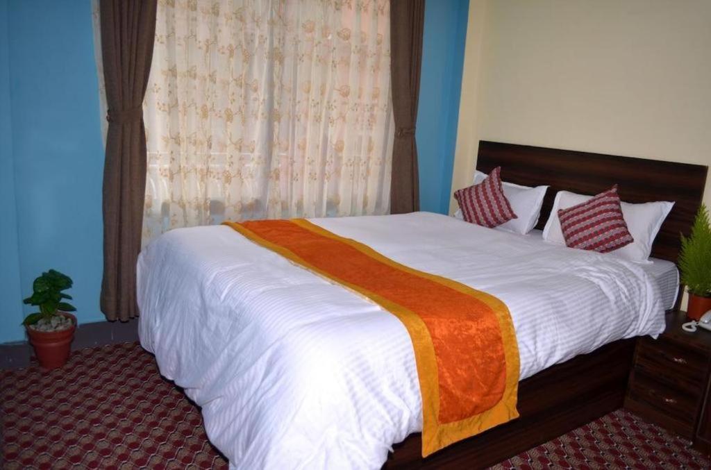 Oyo 492 Hotel Yeti Home カトマンズ エクステリア 写真